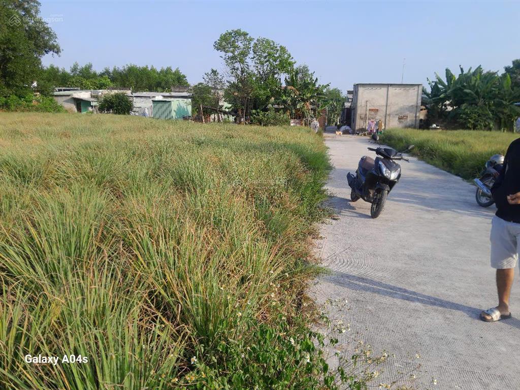 Bán đất vườn 1300m2 có 300m2 thổ cư, đất ngang 34m, khu dân cư hiện hữu, tiện xây nhà ở, nhà vườn