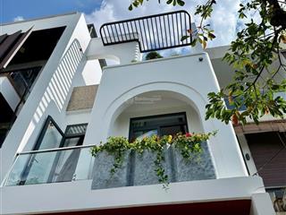 Nhà 3 tầng , an cư lâu dài , dọn vào ở ngay  sát tố hữu  khuê trung , gia chủ thiện chí bán