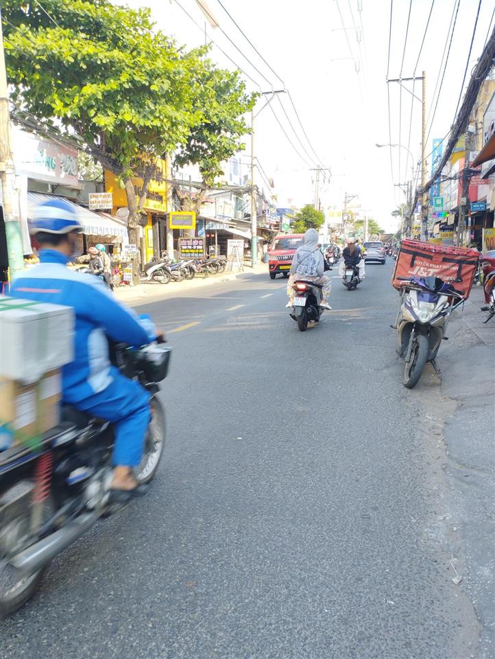 Hiếm âu cơ  hxh 4,4x16m  5 tầng ở liền  đang cho thuê có dòng tiền cao