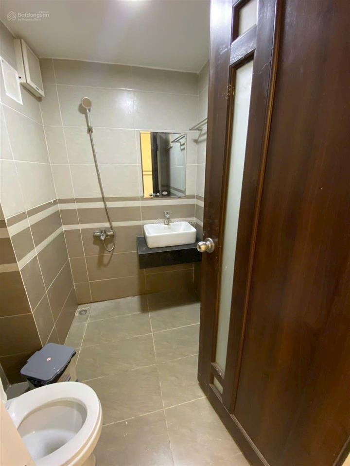 Cần bán gấp nhà 5 tầng mới, 8pn, sát bên kđt đông tăng long, chợ long trường, q9 cũ