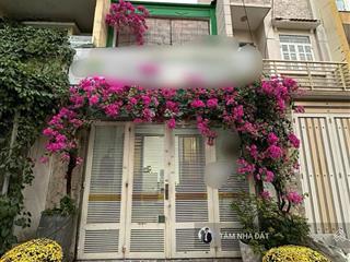 Bán nhà cấp 4  hẻm nhựa xe tải né  diện tích 3,95x20m  ctxd 3 lầu  tiện xây mới nhà hiện đại