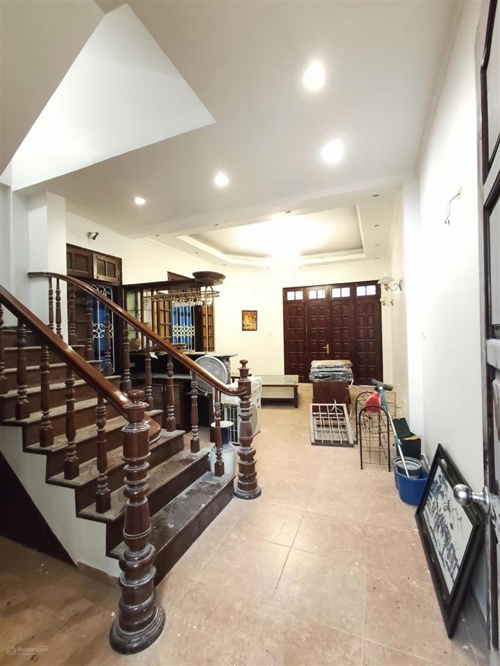 Cho thuê nhà lô góc 5 tầng kim giang (60m2) ô tô tránh đỗ cửa, full đồ, tiện ở và làm văn phòng