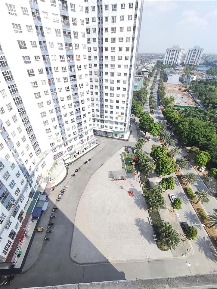 Cho thuê căn góc 3pn view trọn hồ điều hòa  kđt thanh hà cienco 5  giá chỉ 8.x triệu