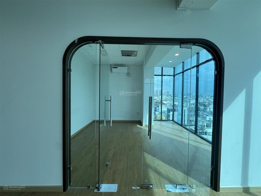 Văn phòng siêu rẻ khu đường cách mạng tháng 8, quận 3, 155m²  40 tr/tháng  0971 079 ***