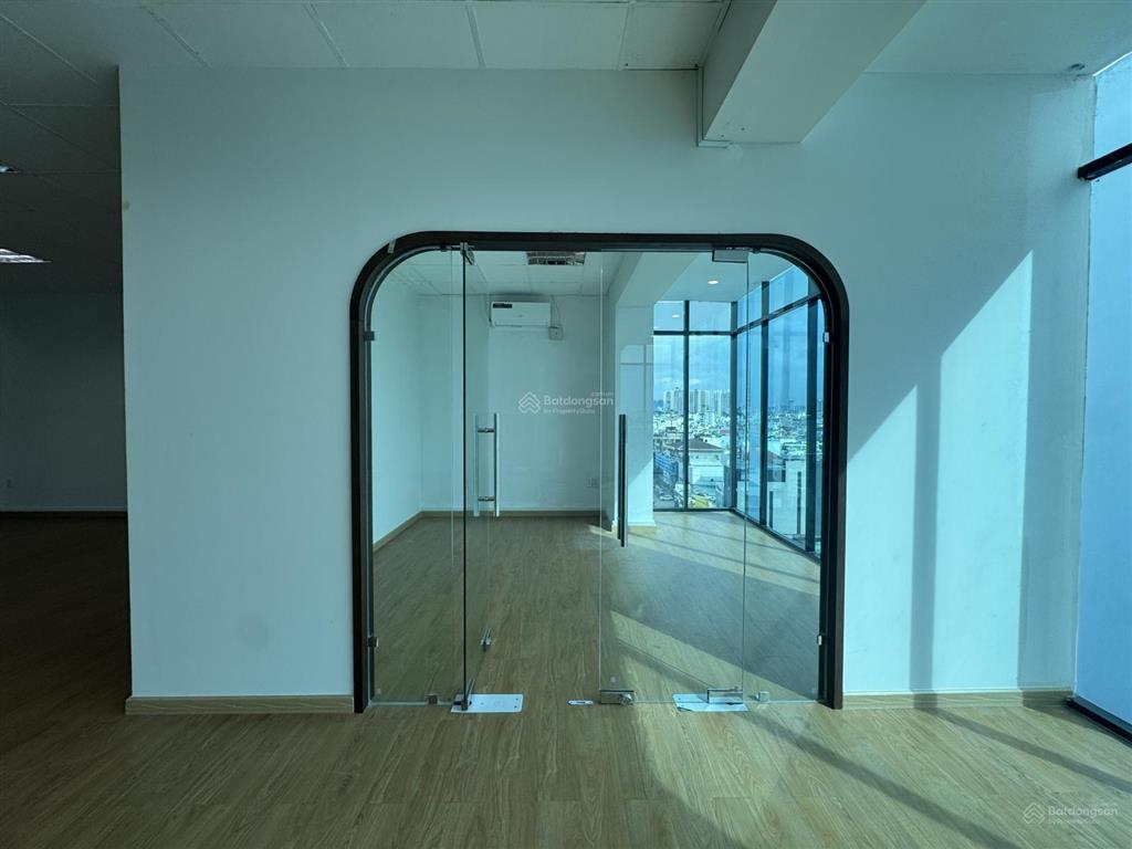 Văn phòng siêu rẻ khu đường cách mạng tháng 8, quận 3, 155m²  40 tr/tháng  0971 079 ***