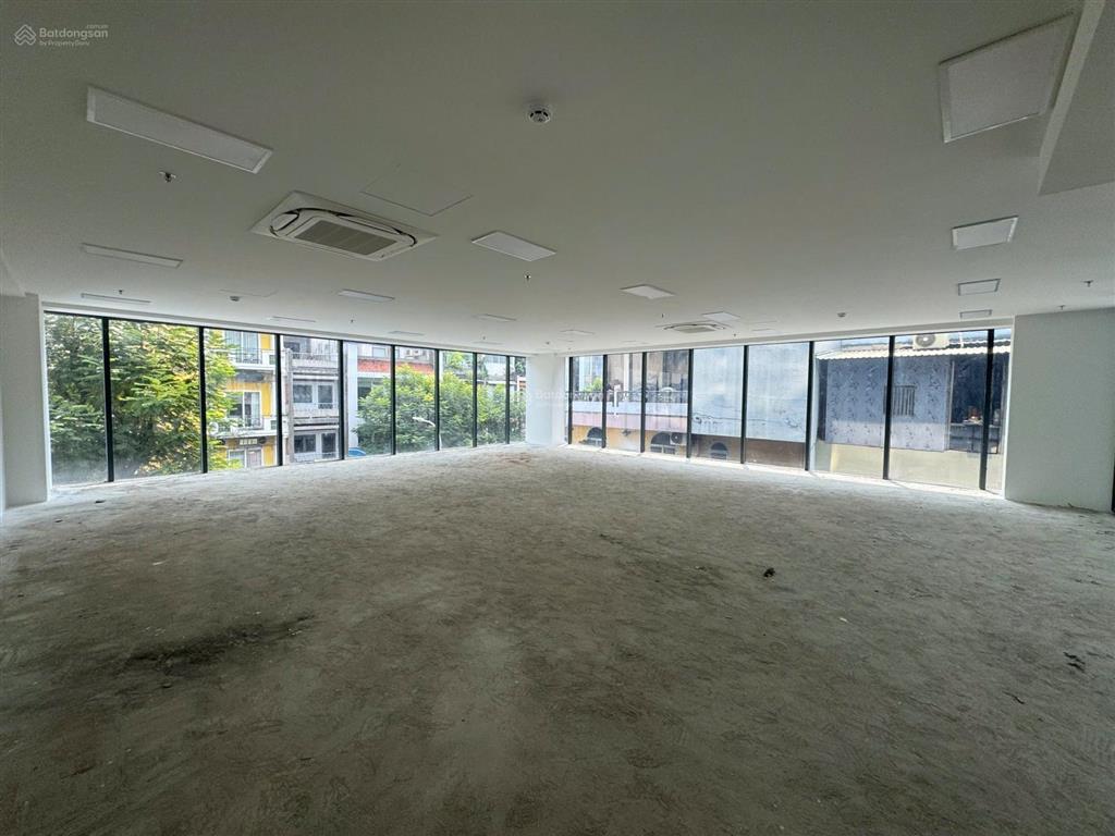 Cho thuê văn phòng đường phó đức chính diện tích đa dạng  giá chỉ 20usd/m2  0971 079 ***