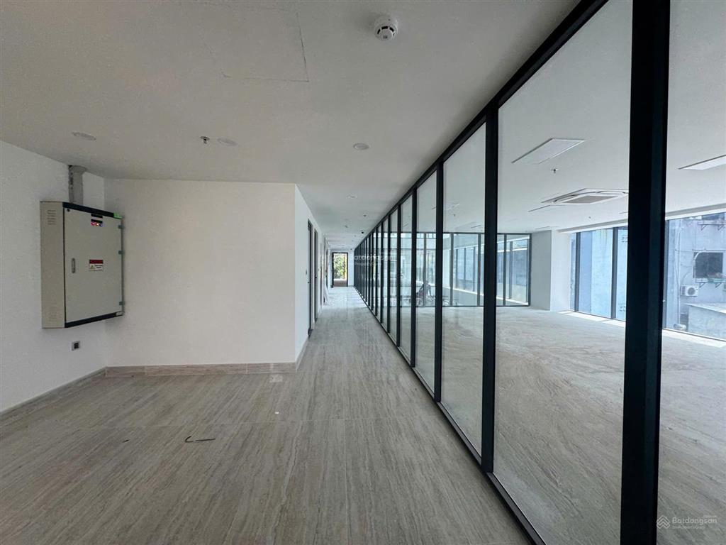 Cho thuê văn phòng đường phó đức chính diện tích đa dạng  giá chỉ 20usd/m2  0971 079 ***