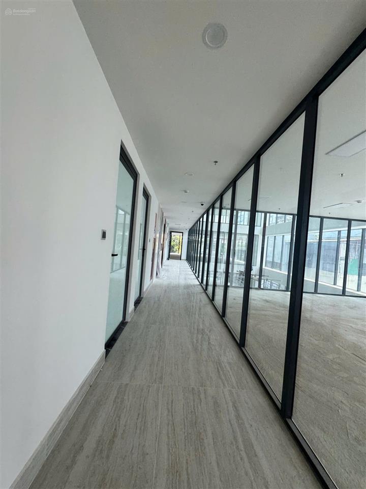 Cho thuê văn phòng đường phó đức chính diện tích đa dạng  giá chỉ 20usd/m2  0971 079 ***