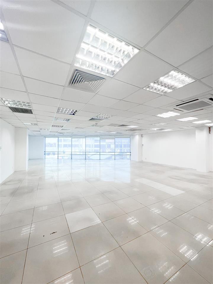 Văn phòng sẵn nội thất  dt 250m² mặt tiền út tịch, p. 4, tân bình 55tr/tháng   0971 079 ***