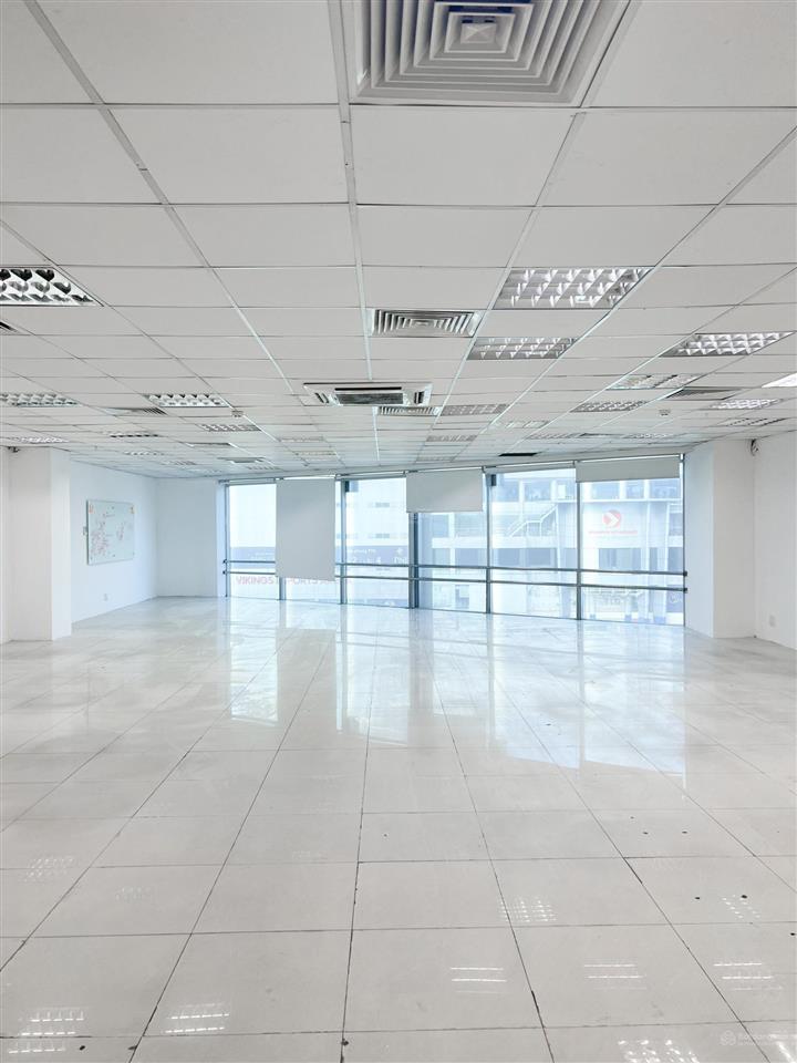 Văn phòng sẵn nội thất  dt 250m² mặt tiền út tịch, p. 4, tân bình 55tr/tháng   0971 079 ***
