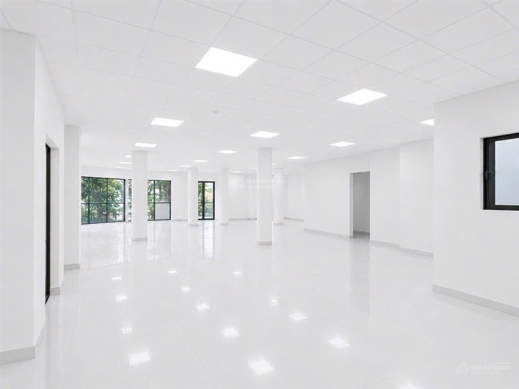 Tòa nhà văn phòng mới giá siêu hấp dẫn 75 triệu/tháng  300 m2 góc 2 mặt tiền hòa hưng, q.10
