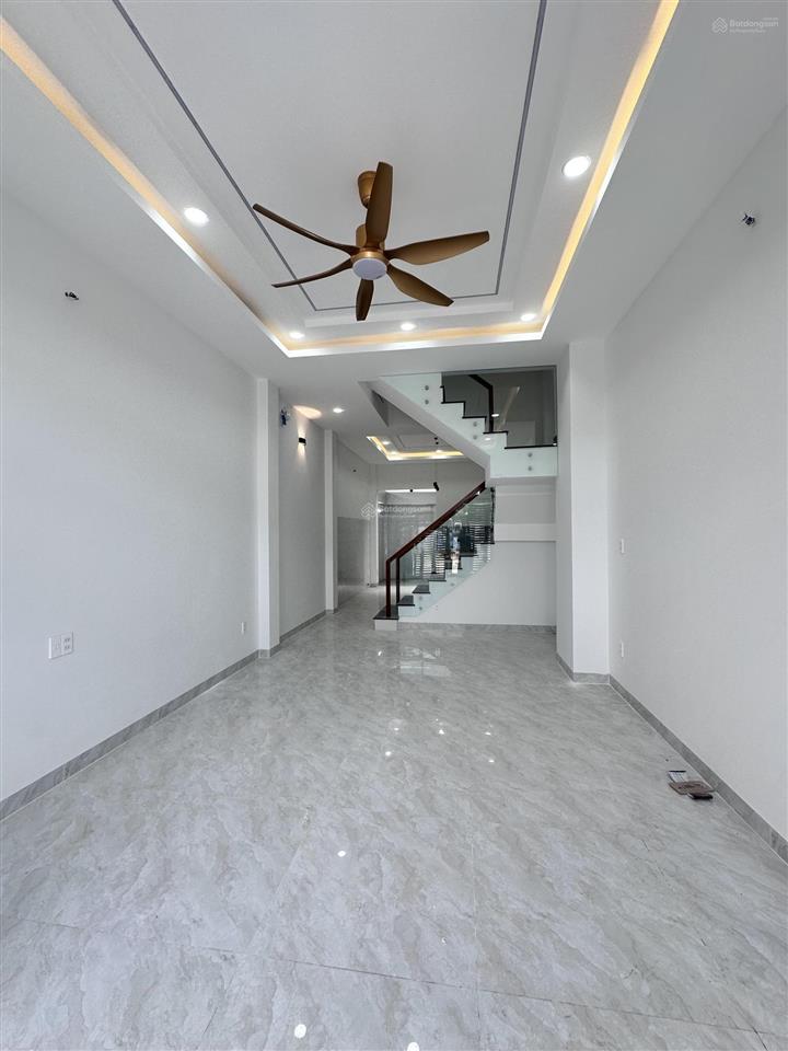 Nhà đường ngô chí quốc, gần chợ rất thuận tiện kinh doanh