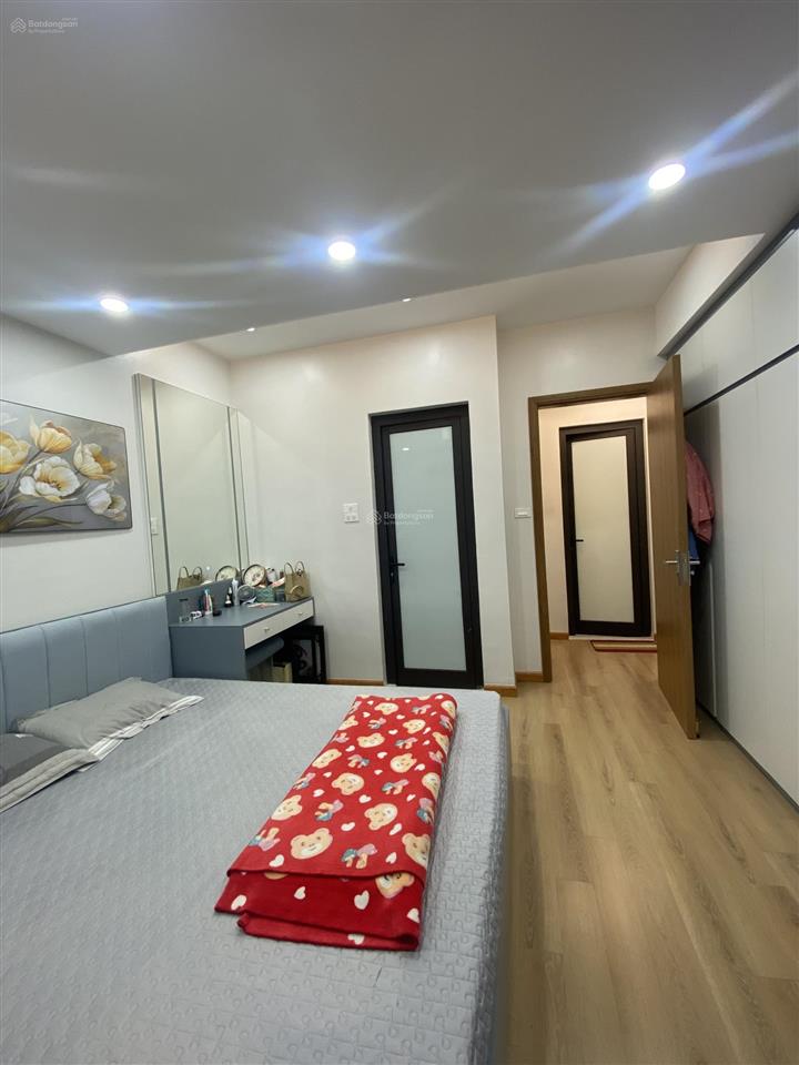 Bán căn chung cư 2 ngủ cực đẹp phố đội nhân trung tâm ba đình 90m2 giá 8.8 tỷ