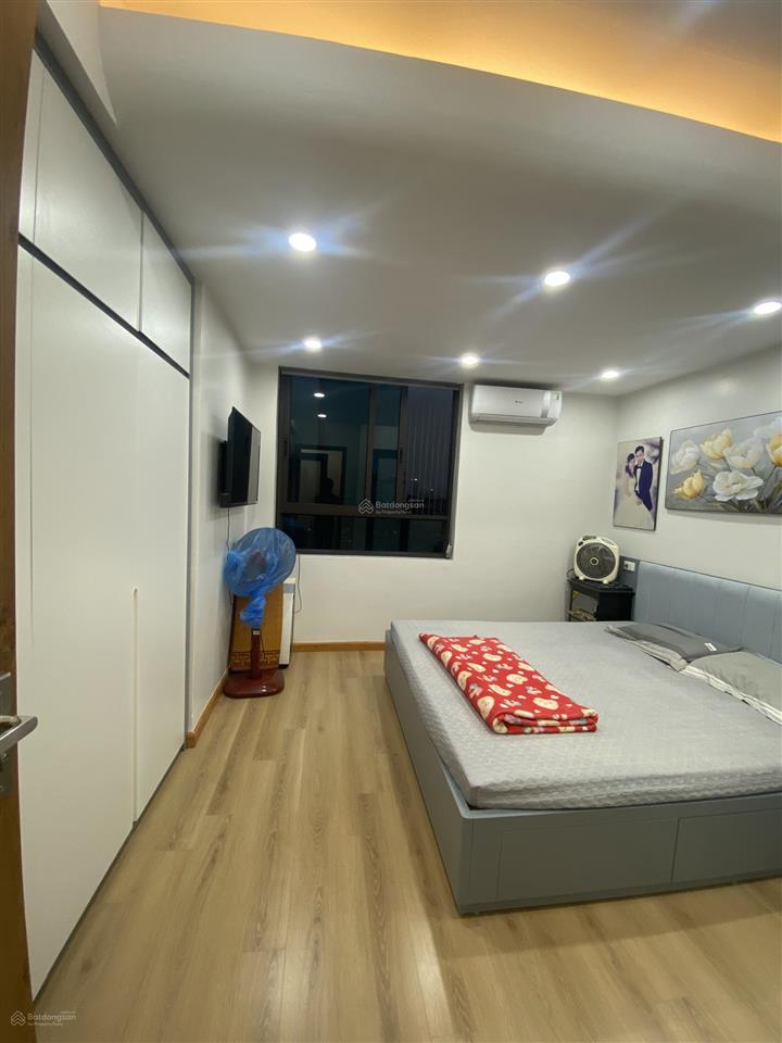 Bán căn chung cư 2 ngủ cực đẹp phố đội nhân trung tâm ba đình 90m2 giá 8.8 tỷ