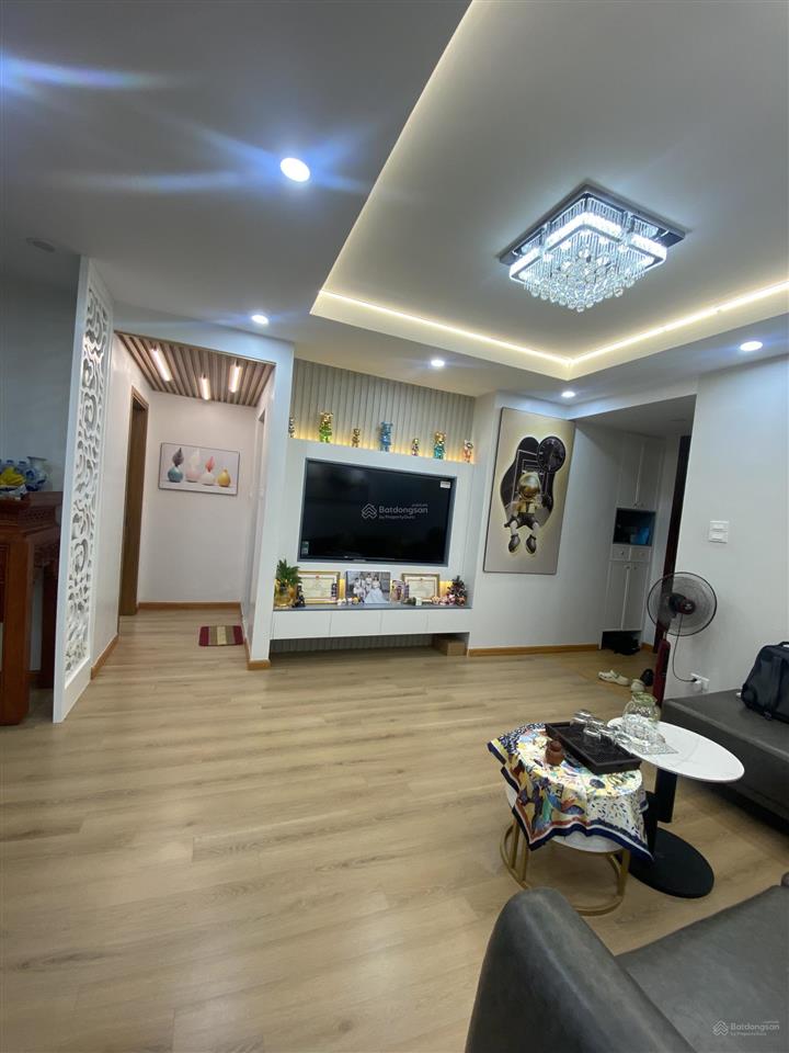 Bán căn chung cư 2 ngủ cực đẹp phố đội nhân trung tâm ba đình 90m2 giá 8.8 tỷ