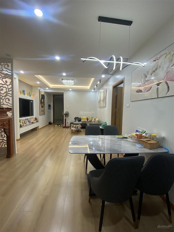 Bán căn chung cư 2 ngủ cực đẹp phố đội nhân trung tâm ba đình 90m2 giá 8.8 tỷ