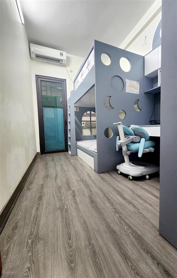 Bán căn hộ 2 ngủ 50m2 phố bùi xương trạch, thanh xuân giá 2.35 tỷ