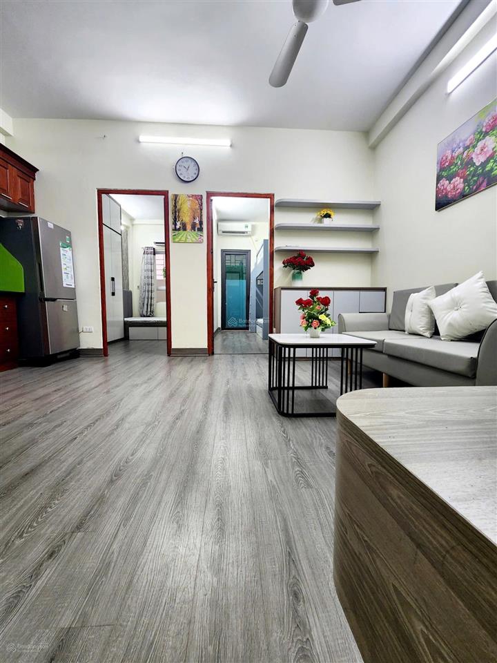 Bán căn hộ 2 ngủ 50m2 phố bùi xương trạch, thanh xuân giá 2.35 tỷ