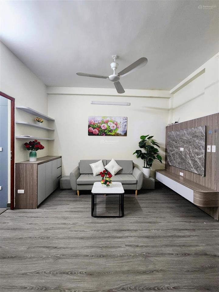 Bán căn hộ 2 ngủ 50m2 phố bùi xương trạch, thanh xuân giá 2.35 tỷ
