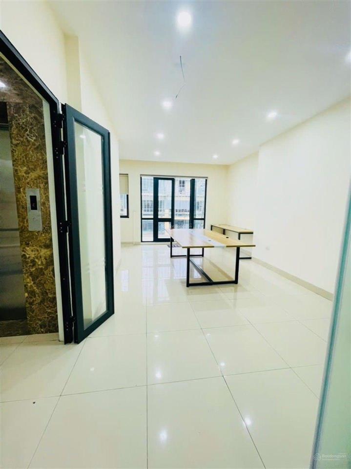 Siêu hiếm btlk hdmon hàm nghi, vỉa hè rộng, ô chờ thang máy, vừa ở làm vp vừa kd siêu đỉnh.