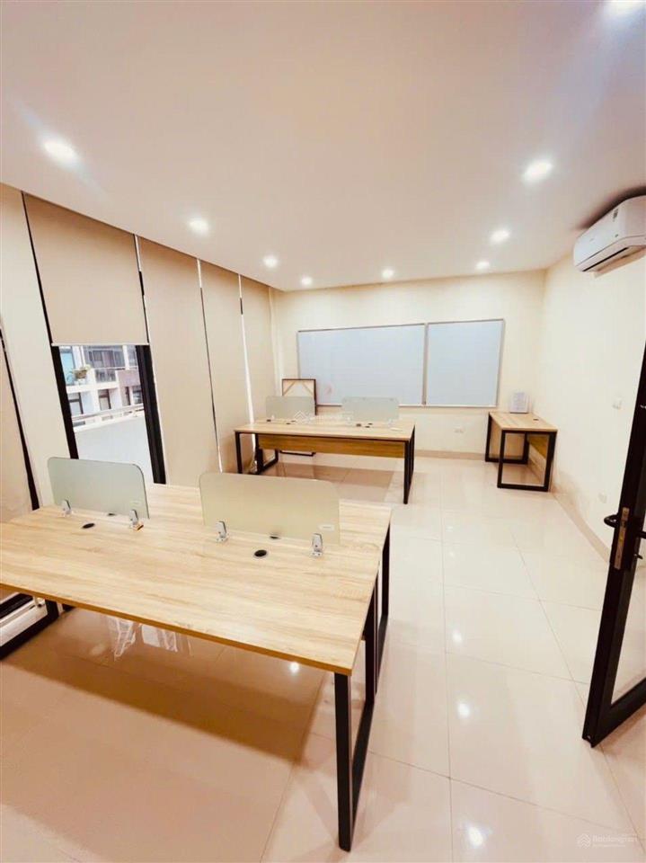 Siêu hiếm btlk hdmon hàm nghi, vỉa hè rộng, ô chờ thang máy, vừa ở làm vp vừa kd siêu đỉnh.