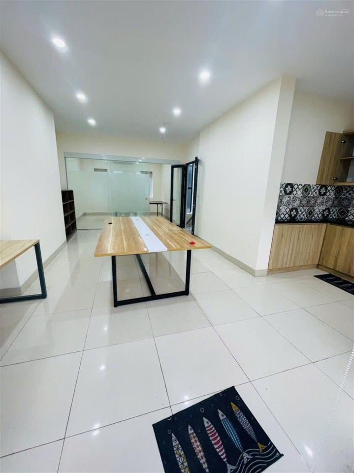 Siêu hiếm btlk hdmon hàm nghi, vỉa hè rộng, ô chờ thang máy, vừa ở làm vp vừa kd siêu đỉnh.