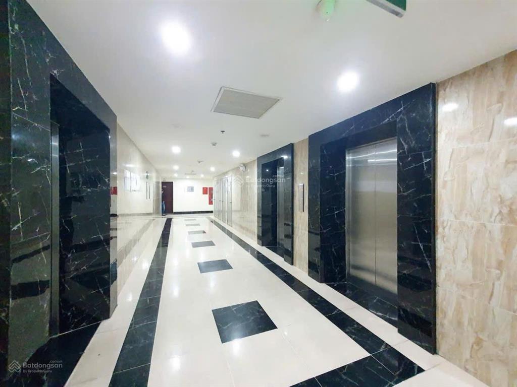 Bán gấp ch 2pn2wc, 60m2 tại green stars, tầng trung, view nội khu đẹp giá chỉ 5,x tỷ rẻ nhất kv!