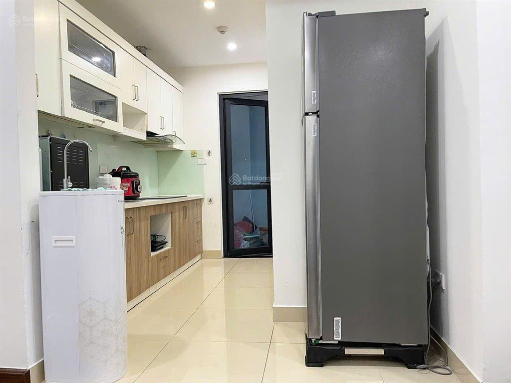 Cho thuê cc goldmark city, 75m2, 2pn, 2wc, tầng trung, view thoáng, full đồ, 1316 triệu vnd.