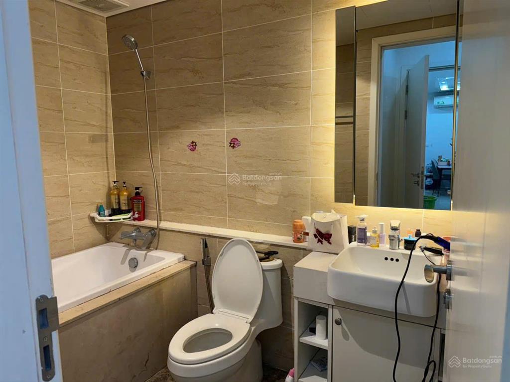 Cho thuê cc vinhomes d'capitale, 68m2, 2pn, 2wc, giá 1825 tr giá hời dự án, cực hot!