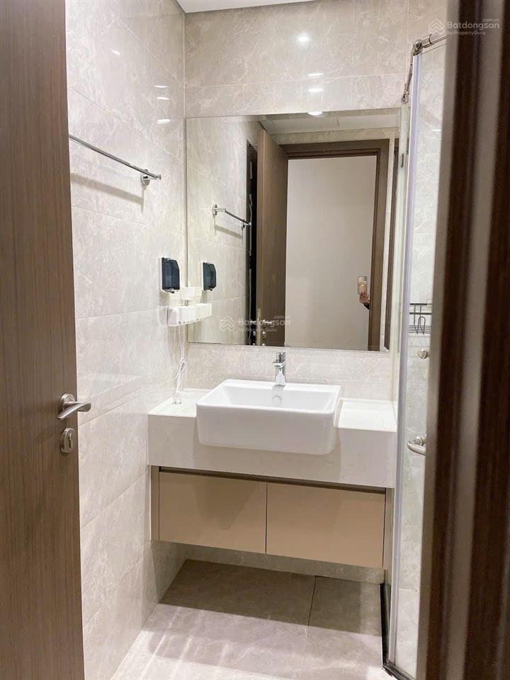 Cho thuê căn hộ 67m2, vinhomes west point, 2pn, 2vs, tầng trung đẹp, giá chỉ 1922tr.