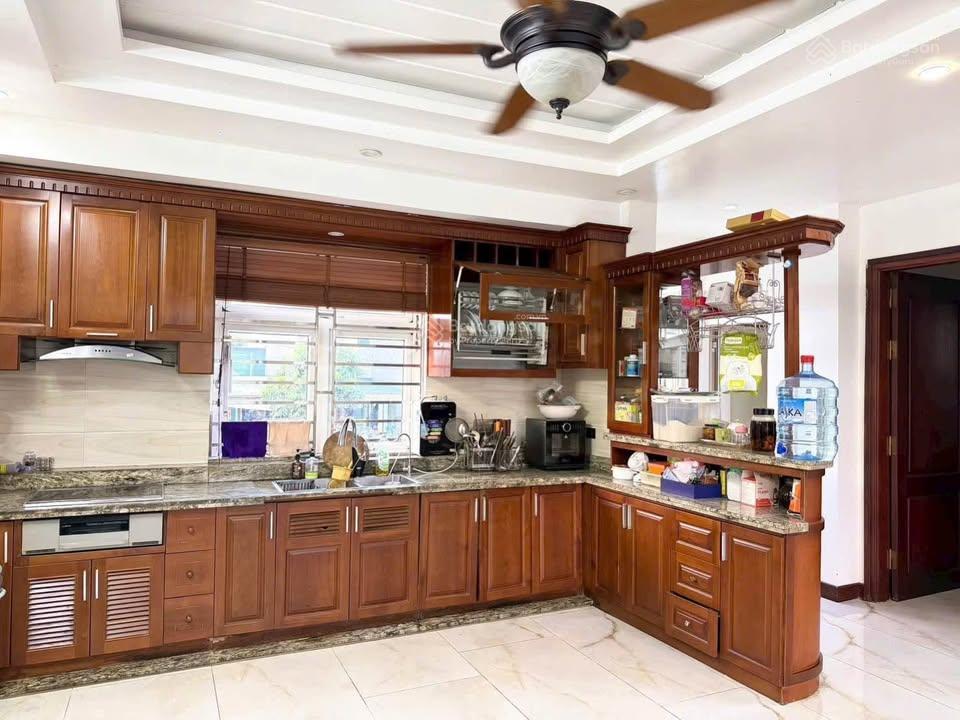 Biệt thự mỹ đình 138m² mặt tiền 11m, ô tô tránh, vỉa hè kinh doanh, giá 38 tỷ  chủ nhiệt bán