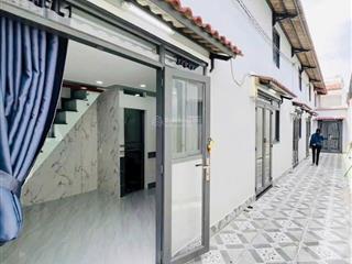 Một căn hộ sát mặt tiền lê văn khương, ngay khu vui chơi khủng long nhí.