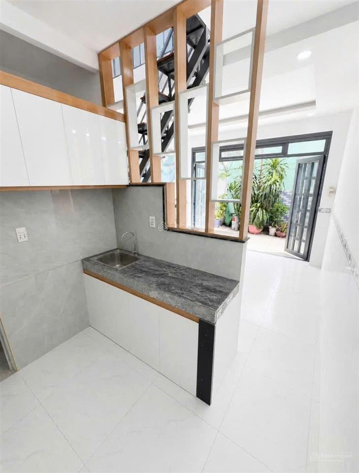 Bán nhà hẻm oto, có sân riêng ngay trường nguyễn hiền, quận 12
