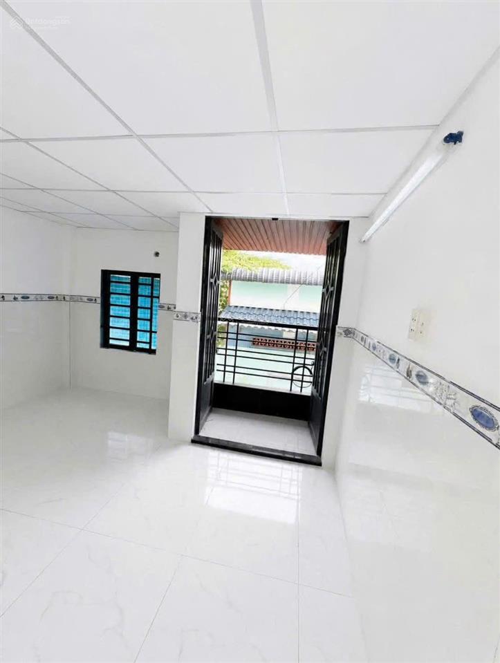 Bán nhà hẻm oto, có sân riêng ngay trường nguyễn hiền, quận 12