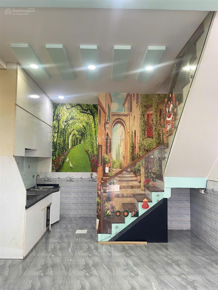Bán nhà ngay siêu thị metro hẻm ô tô, khu dân cư ổn định