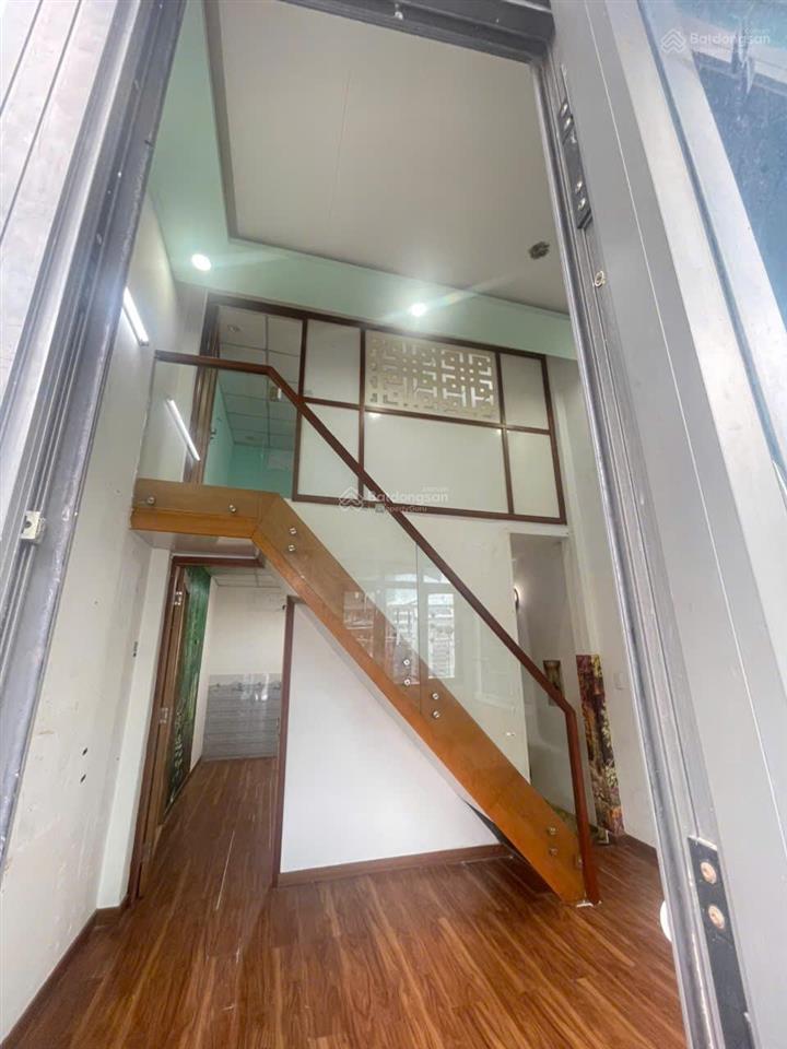 Bán nhà ngay siêu thị metro hẻm ô tô, khu dân cư ổn định