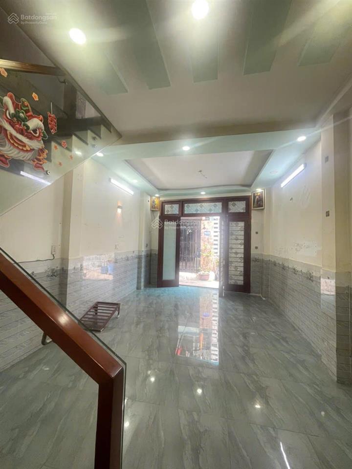 Bán nhà ngay siêu thị metro hẻm ô tô, khu dân cư ổn định