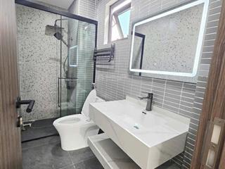 Bán nhà liễu giai nhà mới  5 tầng  sát ô tô gần phố  3 ngủ ở ngay cam kết không quy hoạch