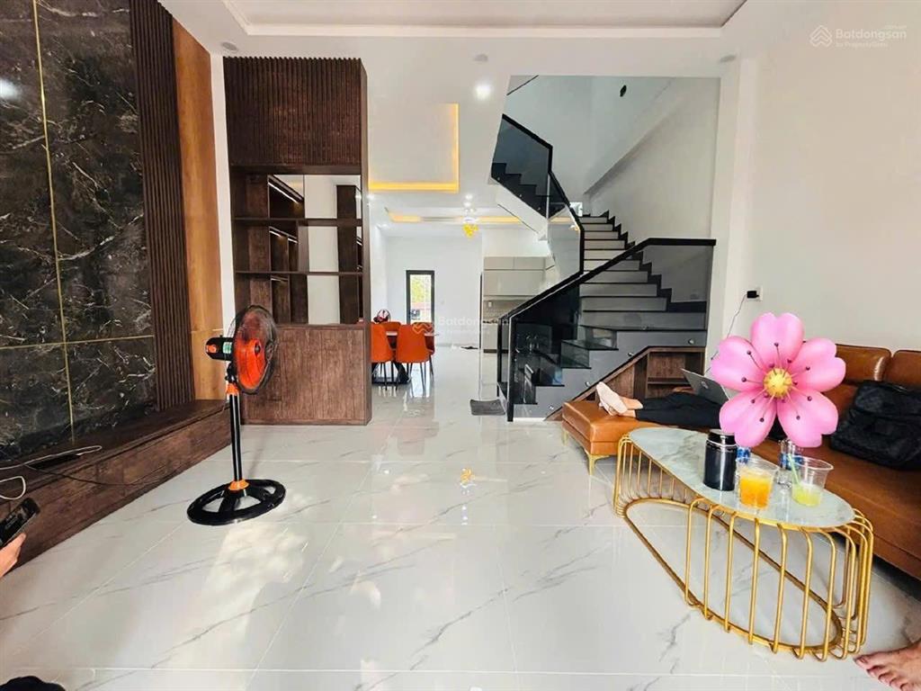 Bán nhà mặt phố tại khu đô thị mỹ phước 3, giá tốt chỉ với 2 tỷ, 70m2