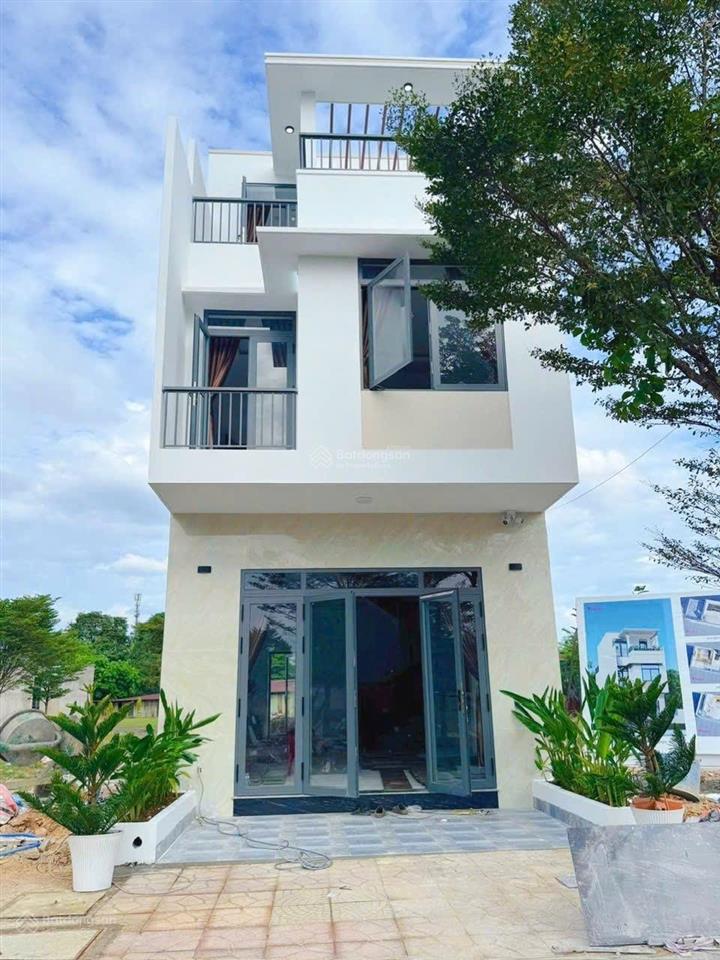 Bán nhà mặt phố tại khu đô thị mỹ phước 3, giá tốt chỉ với 2 tỷ, 70m2