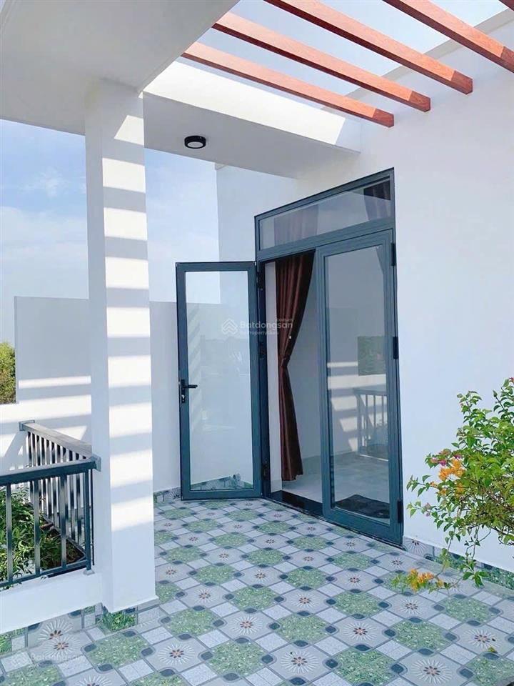 Bán nhà mặt phố tại khu đô thị mỹ phước 3, giá tốt chỉ với 2 tỷ, 70m2