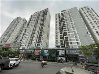 Cần bán căn hộ 3pn toà kosmo tây hồ  hướng đông nam view trực diện hồ tây  sổ đỏ sẵn
