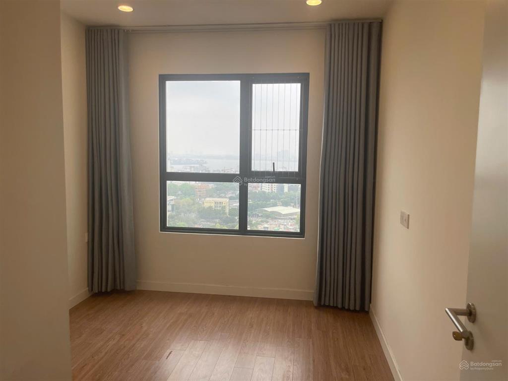 Cần bán căn hộ 3pn toà kosmo tây hồ  hướng đông nam view trực diện hồ tây  sổ đỏ sẵn
