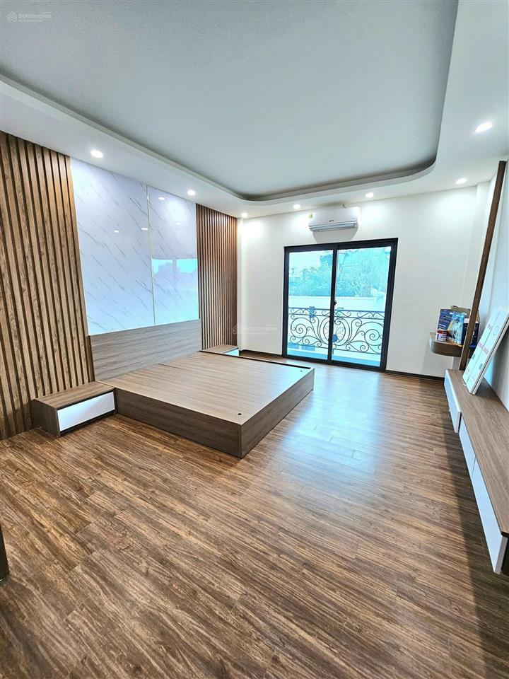 Giá nào cũng bán  nhà gần quận ủy bắc từ liêm  45m2  ô tô 5 chỗ qua nhà  xây mới  5 tầng