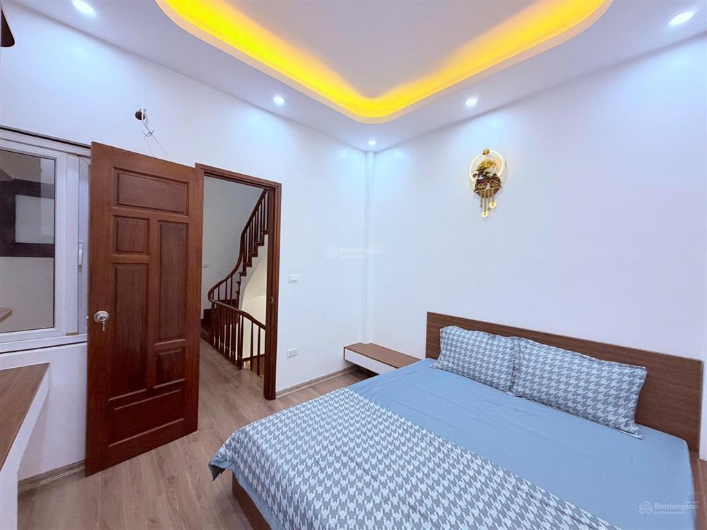 Giá nào cũng bán  nhà gần quận ủy bắc từ liêm  45m2  ô tô 5 chỗ qua nhà  xây mới  5 tầng