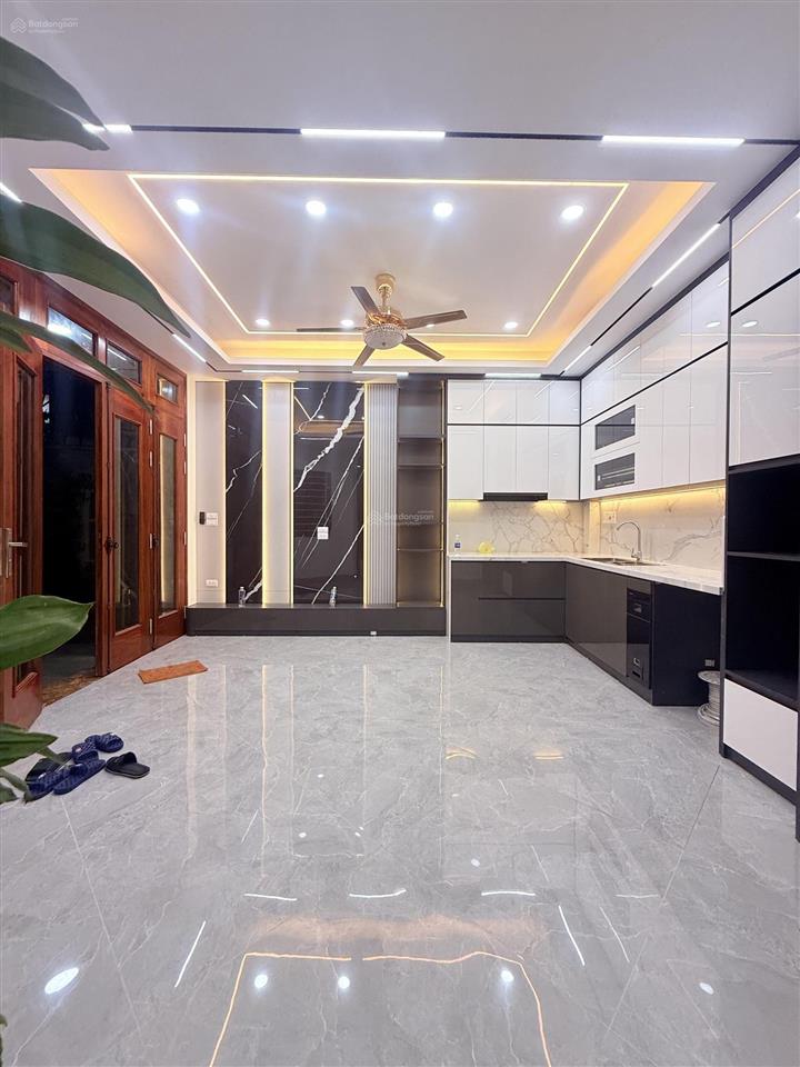 Bán nhà ngõ gốc đề  hoàng mai  4 tầng  full nội thất  ở ngay  giá 6 tỷ.