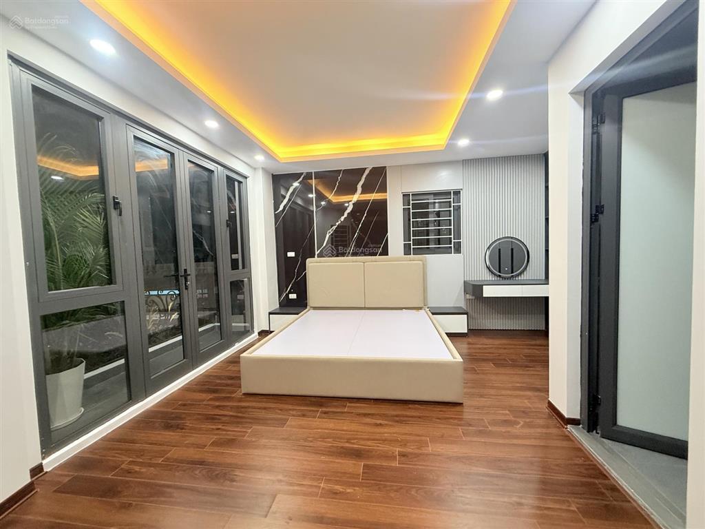 Bán nhà ngõ gốc đề  hoàng mai  4 tầng  full nội thất  ở ngay  giá 6 tỷ.