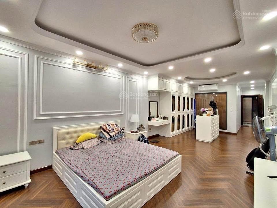 Văn cao, liễu giai, 10m ra phố, dt 46m2, 6 tầng thang máy giá 16 tỷ hơn