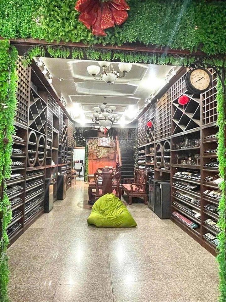 Cho thuê biệt thự 4 tầng, 230m đất mt kinh doanh nguyễn thị diệu, p. võ thị sáu, quận 3