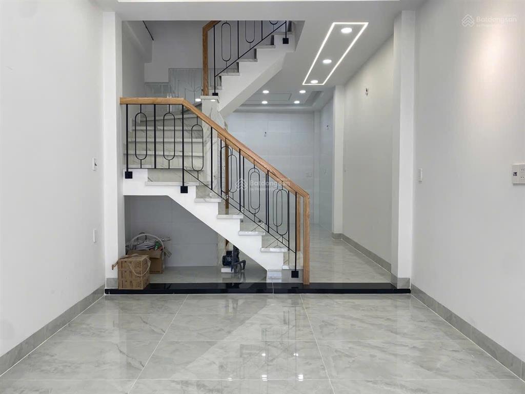Bán nhà mtkd 4 tầng mới đẹp ngay nơ trang long  lê quang định, dts 200m2, 6pn, giảm còn 15.49 tỷ